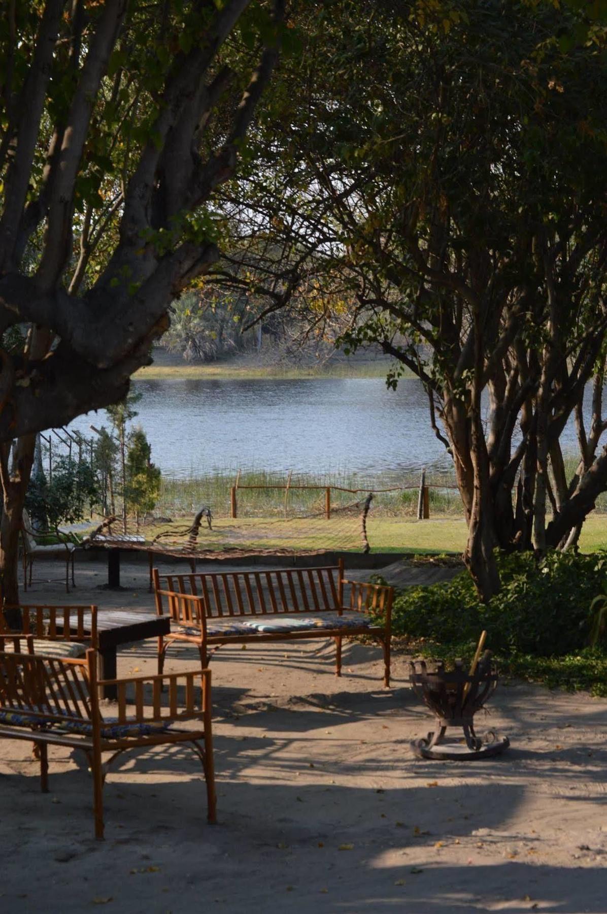 Hotel Motsebe Backpackers à Maun Extérieur photo